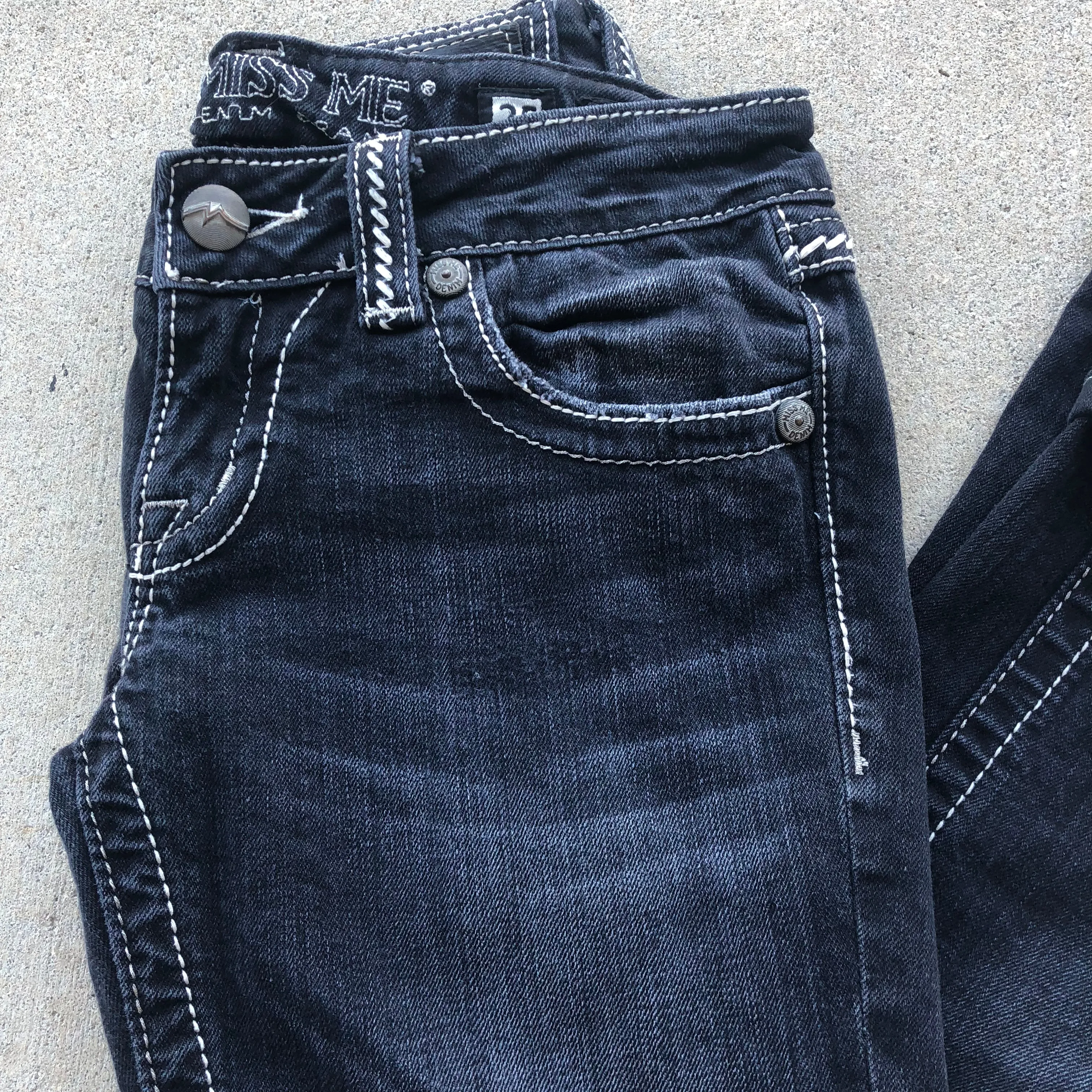 Miss Me Capris - Size 25