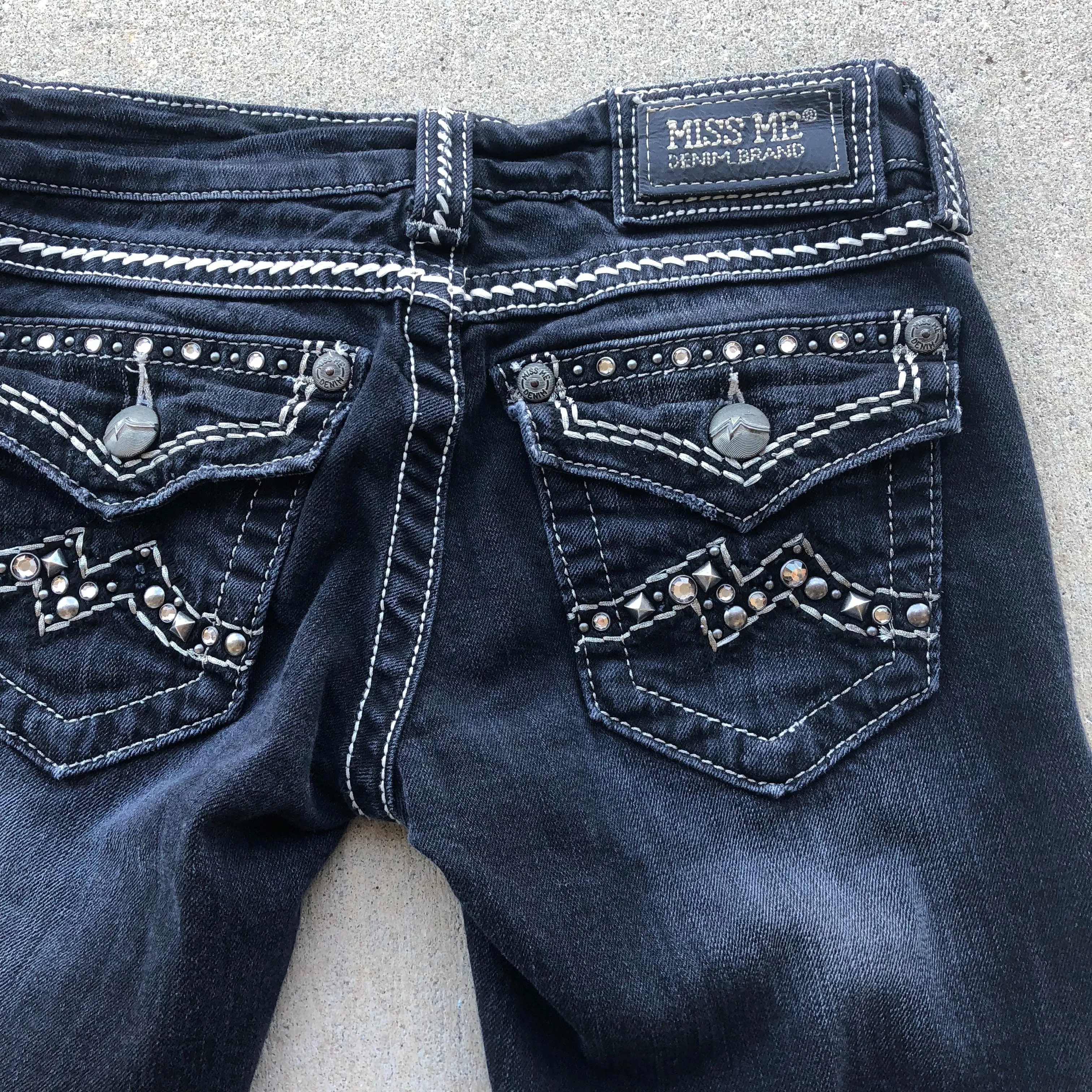 Miss Me Capris - Size 25