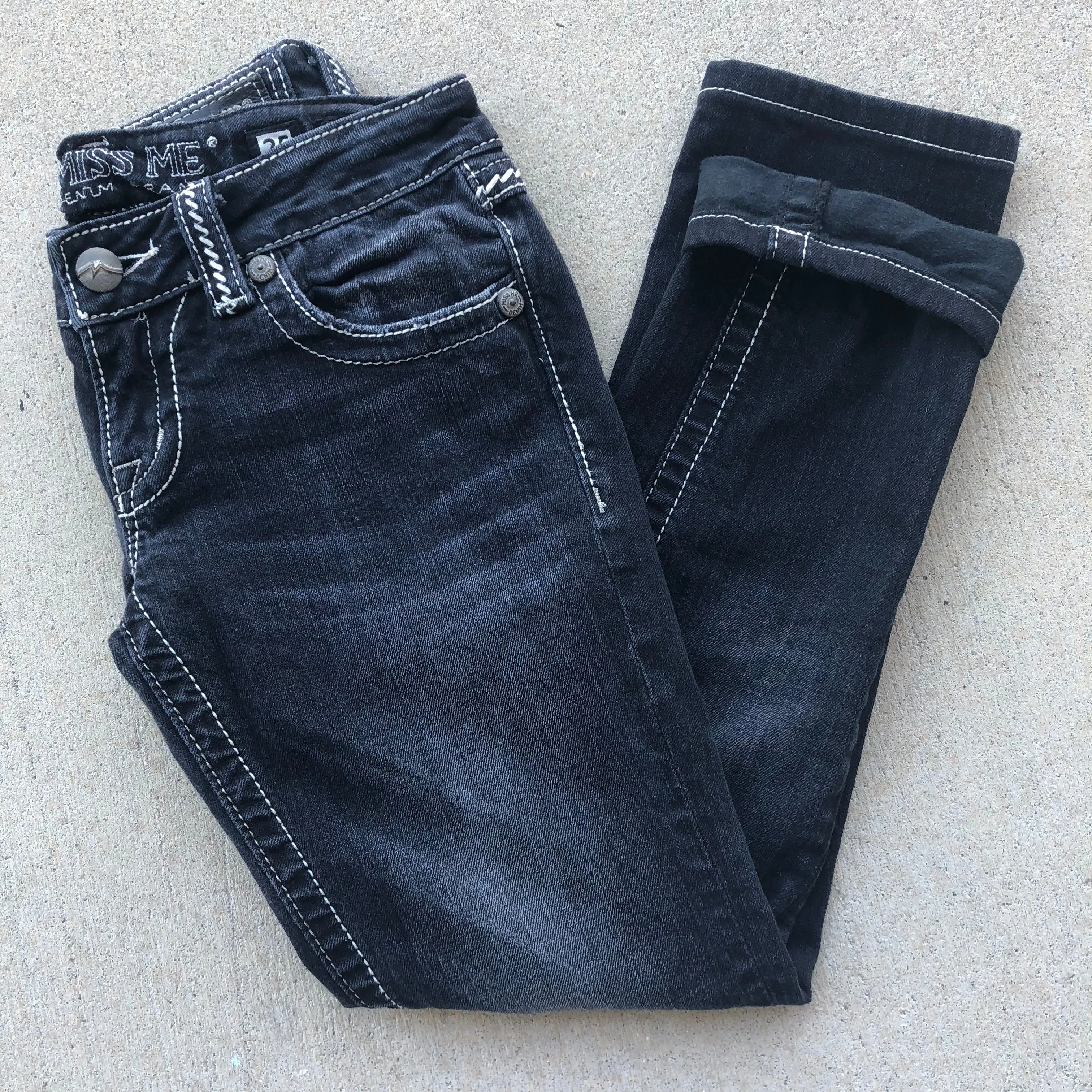 Miss Me Capris - Size 25